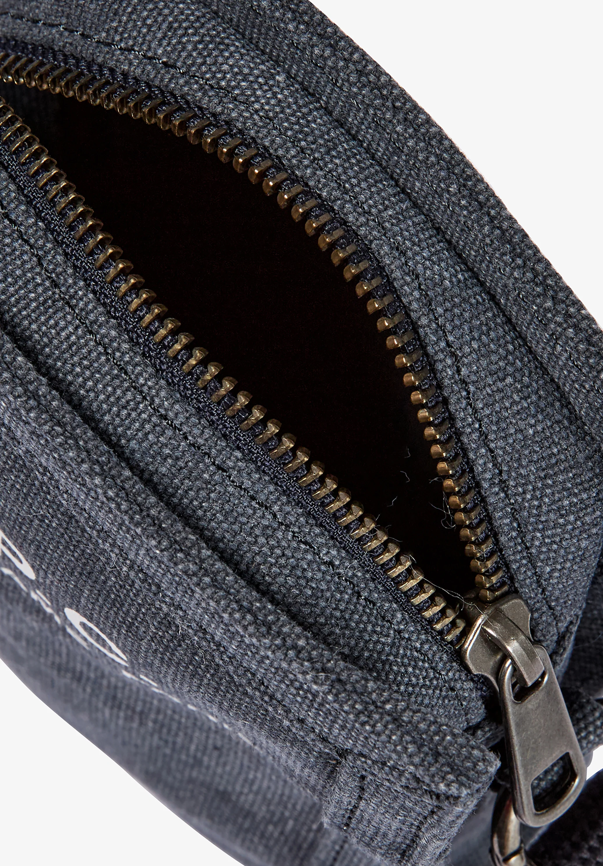crossbody pouch recuperation - Image 6