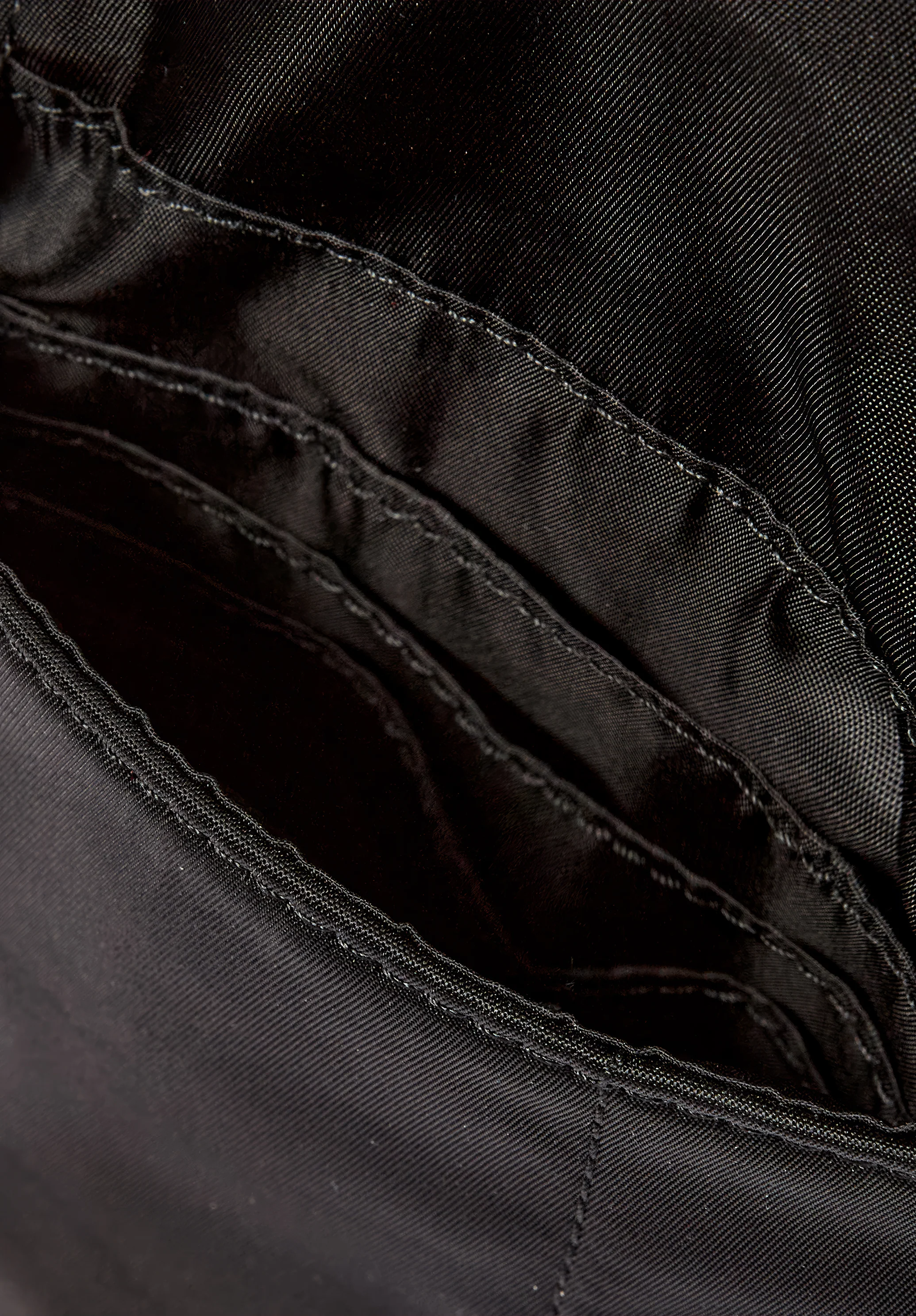 Crossbody Pouch Trek - Image 5